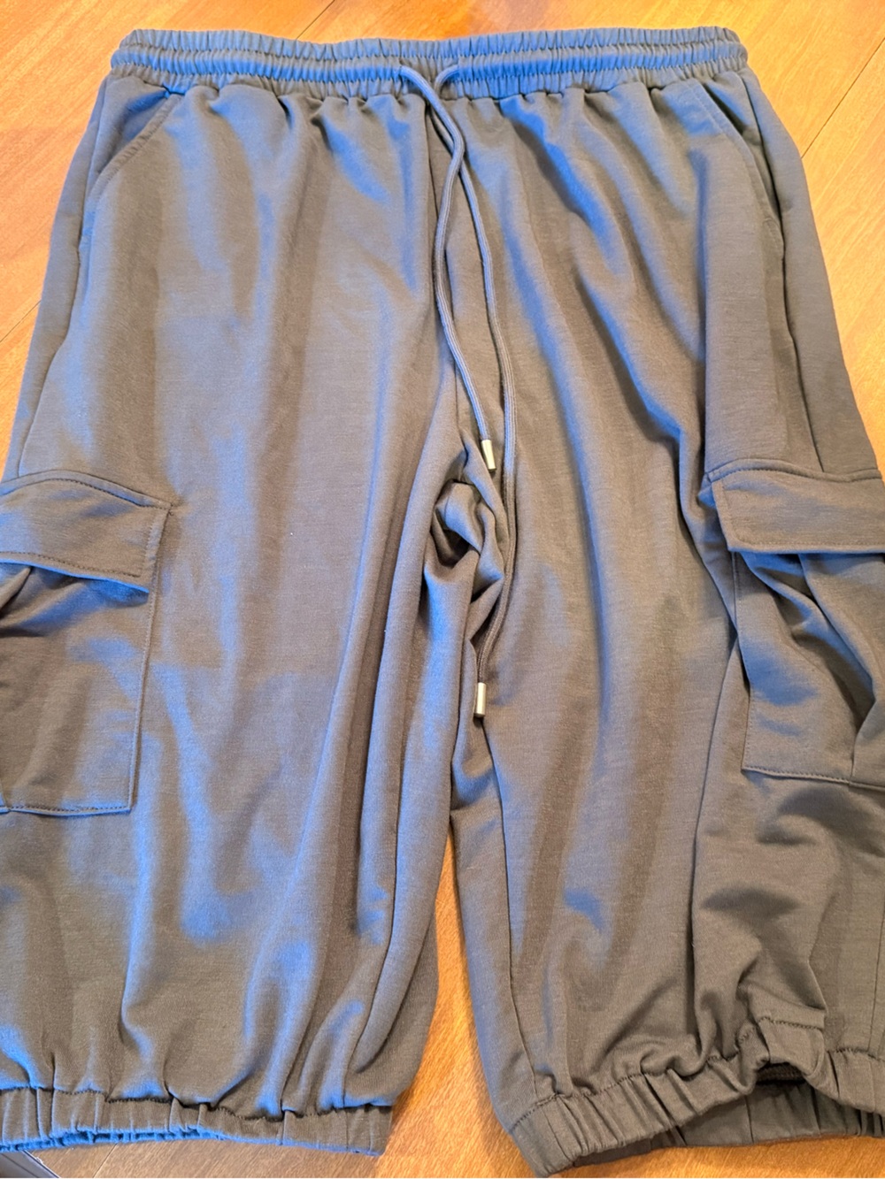 SHEIN Gray Elastic-Waist Cargo Capris with Drawstring